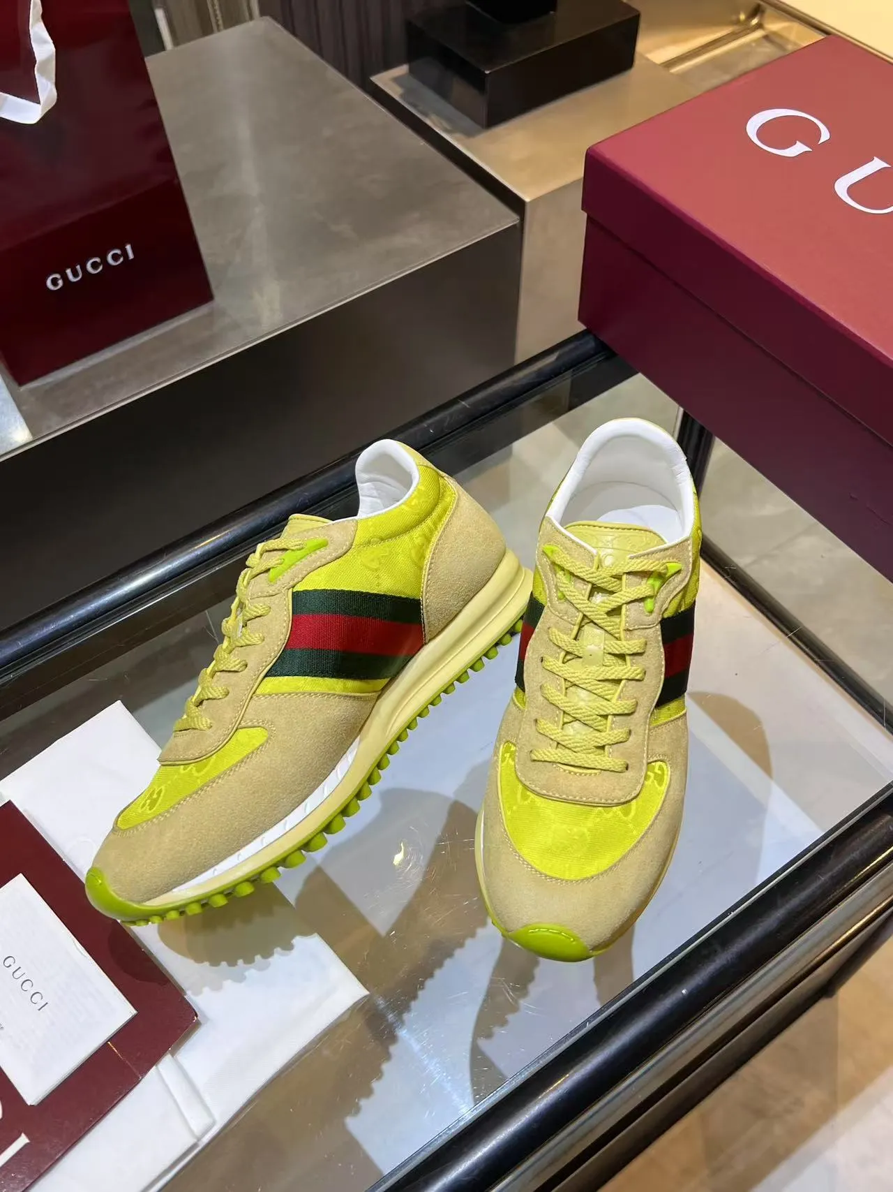 Men's Men's Shoes 💰620💰 Gucci Gucci Top Version Latest Catwalk Style Re-Motion Series Thick-soled Casual Sneakers Original Purchased, Developed and Made. This sneaker has a detachable and adjustable ankle strap, adding a dynamic item to the 2025 spring and summer series. The light and flexible outsole has been specially treated and is filled with a strong retro style. Exquisite packaging at the delivery counter 🛍📦 ▪️Fabrics: Original custom imported first-layer cowhide ▪️Inner lining: Original custom-made breathable mesh ▪️Sole: Original molded TPU material ▪️Sole thickness: 3.5CM ▪️Size: 39-44 (customized at 38.45.46)
